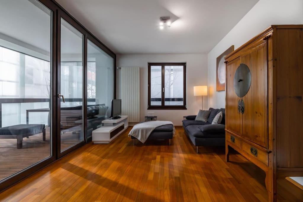 Modern Spacious Flat With A Terrace And A Parking Praga Exterior foto
